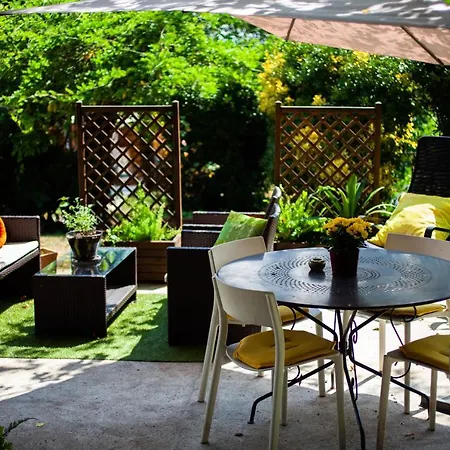 Mirguet Au Jardin Privatunterkunft