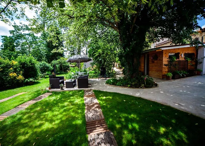 民宿 Mirguet Au Jardin Saint-Elix-le-Chateau